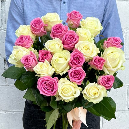Букет из белых и розовых роз - купить с доставкой в по Рошалю